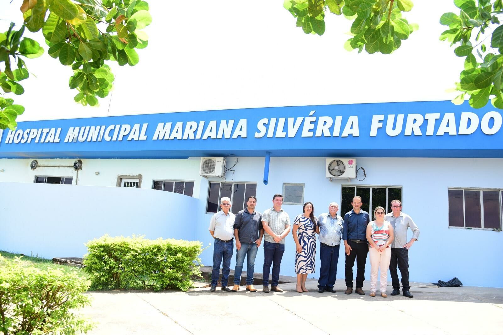 Imagem de compartilhamento para o artigo Prefeito de Figueirão Juvenal Consolaro visita obra do hospital municipal e entrega caminhão-pipa no aniversário do município da MS Todo dia